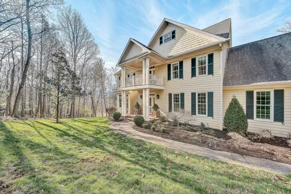 $1,199,000 | 5464 Ridgelea Estates Drive, Roanoke, VA 24018