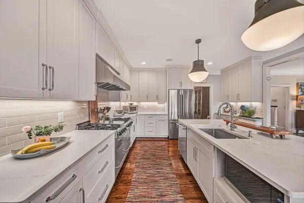 $1,199,000 | 5464 Ridgelea Estates Drive, Roanoke, VA 24018