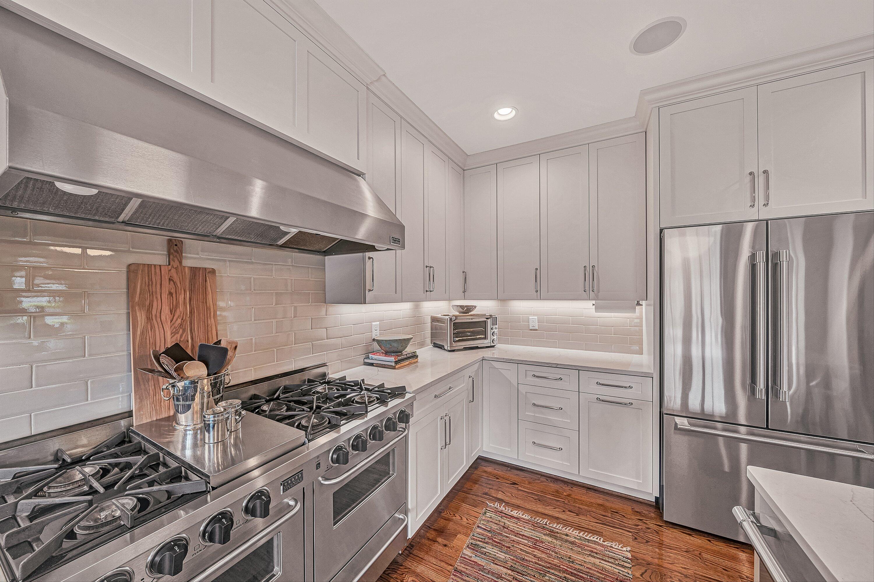 5464 Ridgelea Estates Drive Roanoke, VA 24018 - Photo 32 of 85 Plenty of counter space