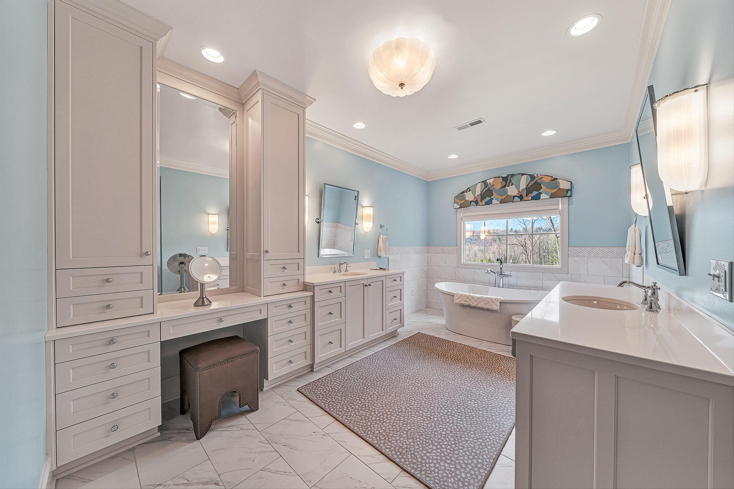 5464 Ridgelea Estates Drive Roanoke, VA 24018 - Photo 47 of 85 Primary Suite bathroom