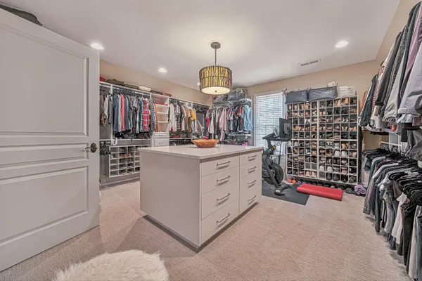 $1,199,000 | 5464 Ridgelea Estates Drive, Roanoke, VA 24018