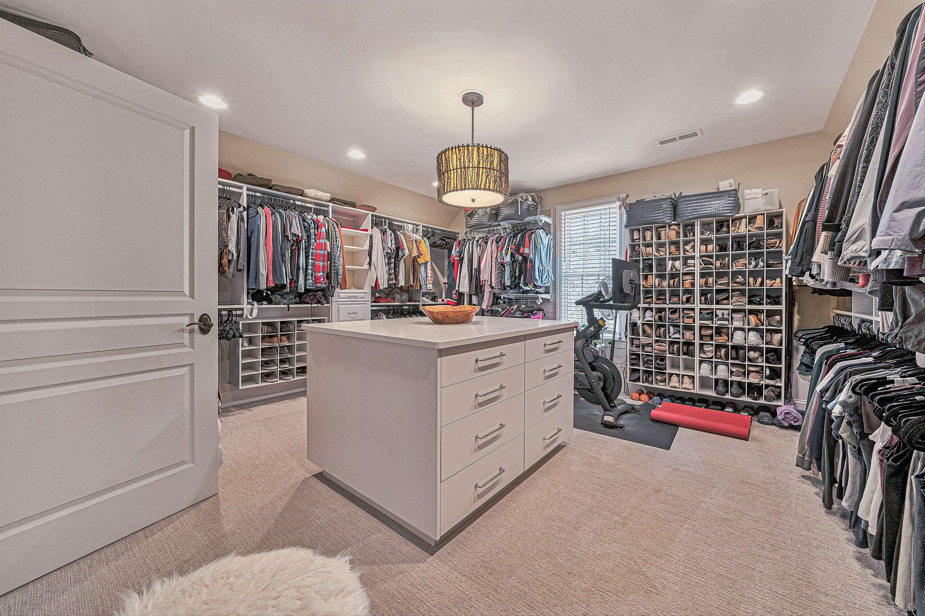 5464 Ridgelea Estates Drive Roanoke, VA 24018 - Photo 54 of 85 Custom island with 8 drawers per side