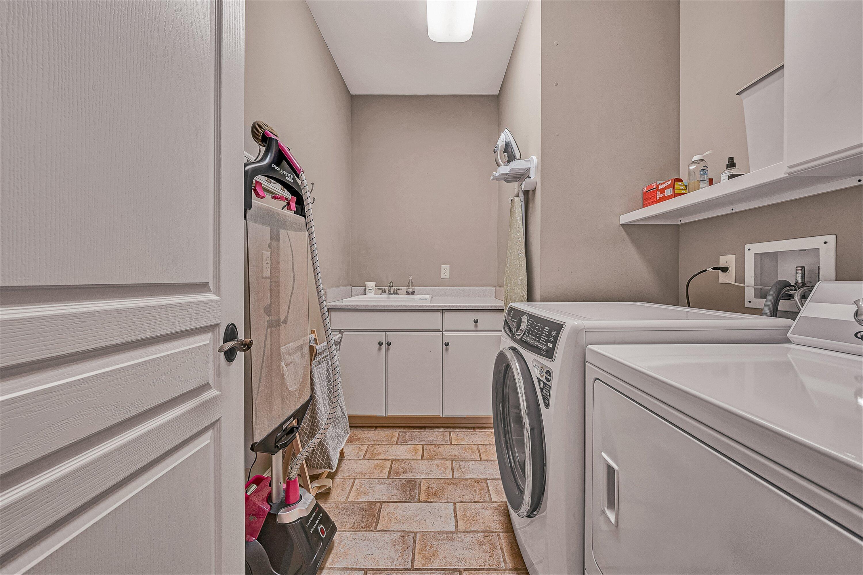 5464 Ridgelea Estates Drive Roanoke, VA 24018 - Photo 64 of 85 a utility room with dryer and washer