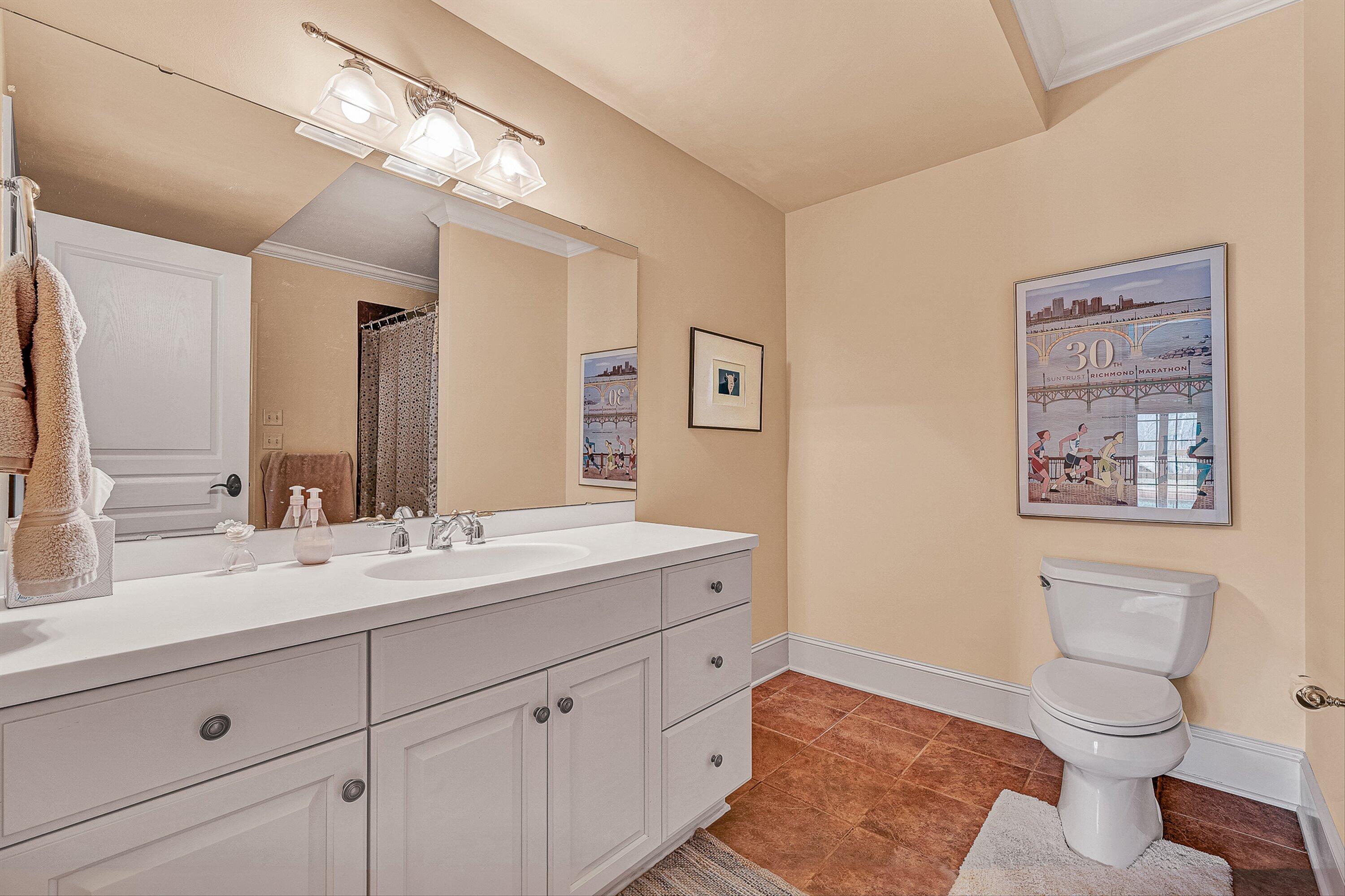 5464 Ridgelea Estates Drive Roanoke, VA 24018 - Photo 71 of 85 Lower full bath