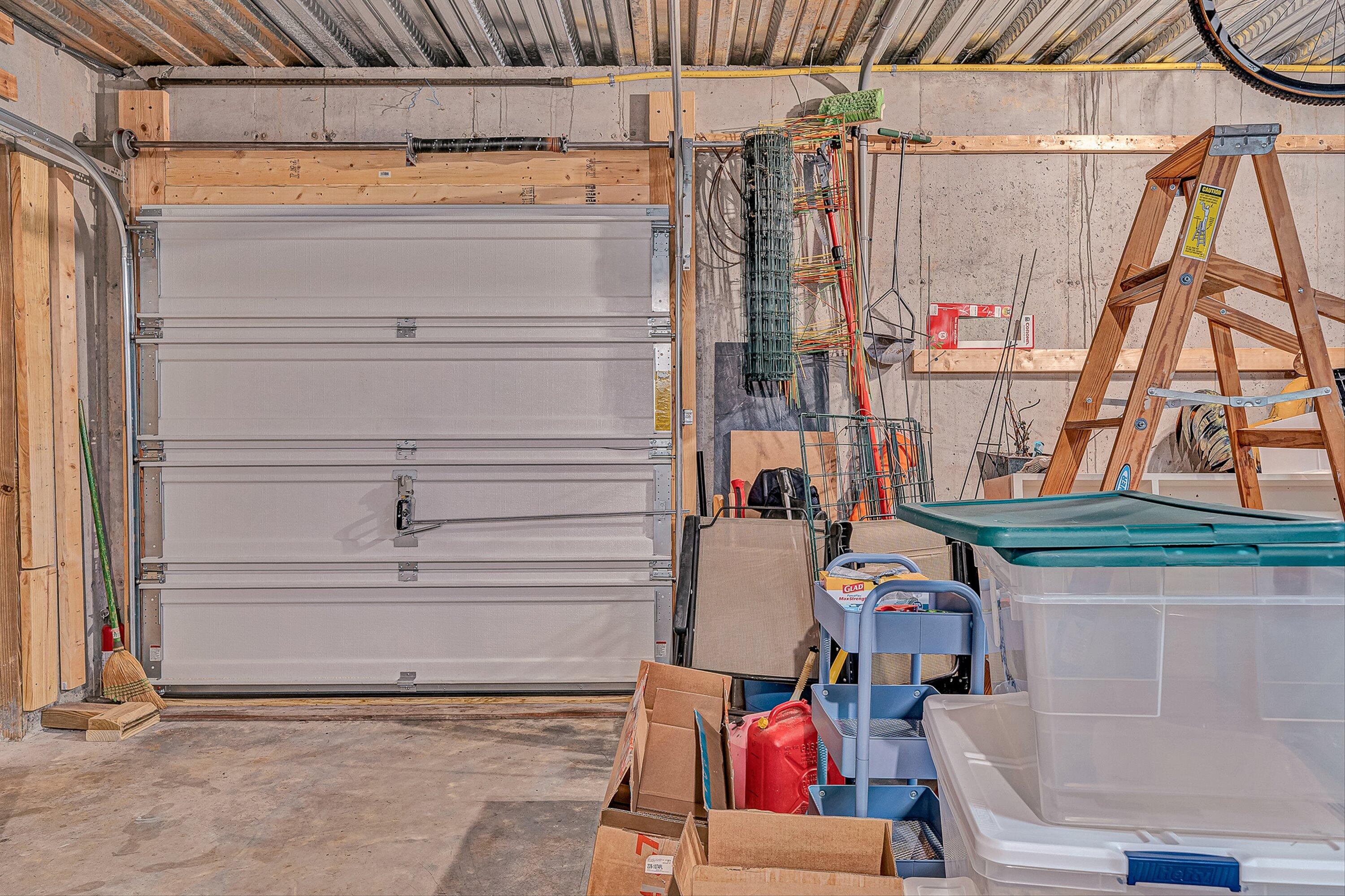 5464 Ridgelea Estates Drive Roanoke, VA 24018 - Photo 77 of 85 Roll up door to backyard
