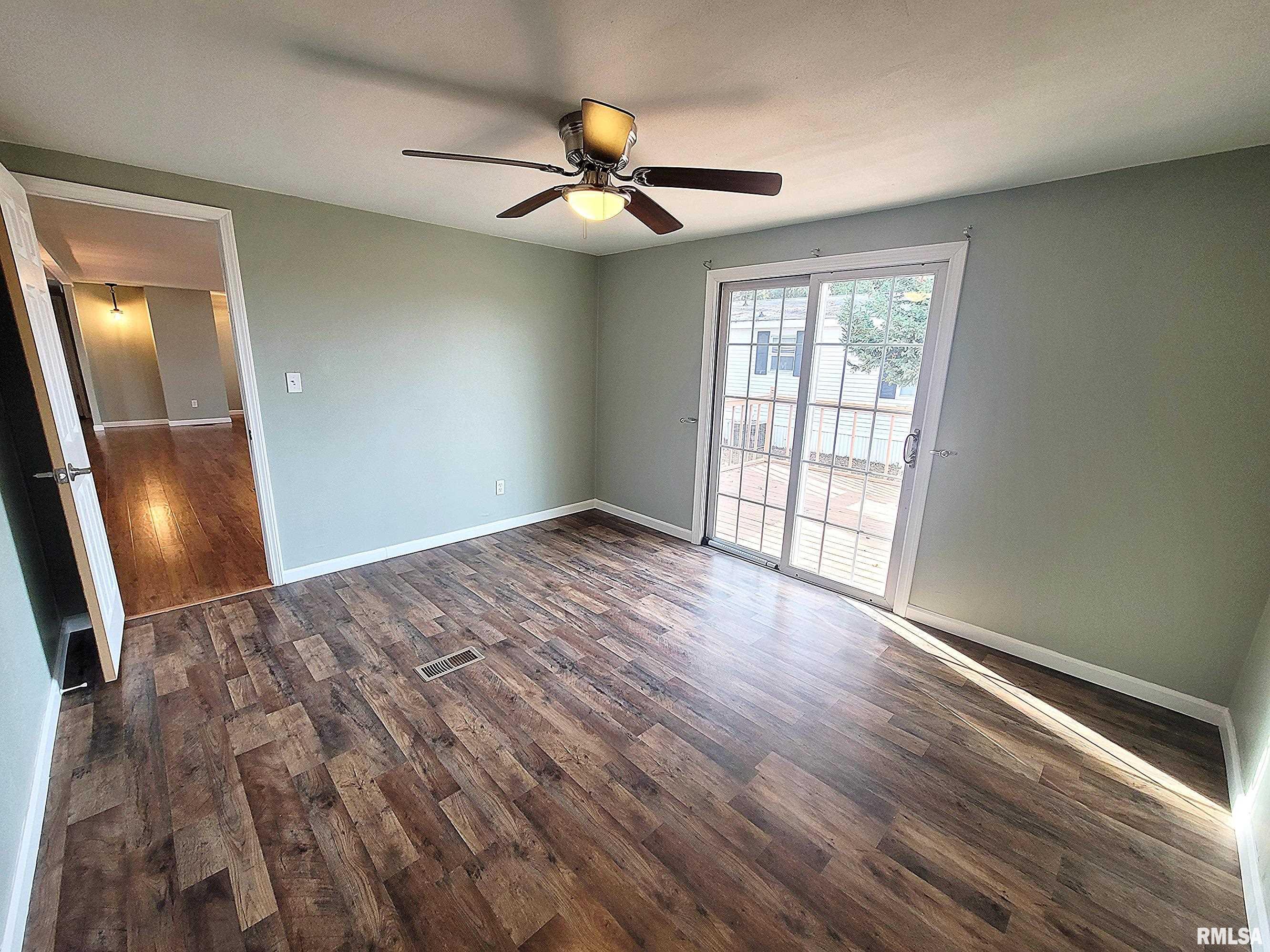 2201 Rancho Boulevard Quincy, IL 62305 - Photo 11 of 17