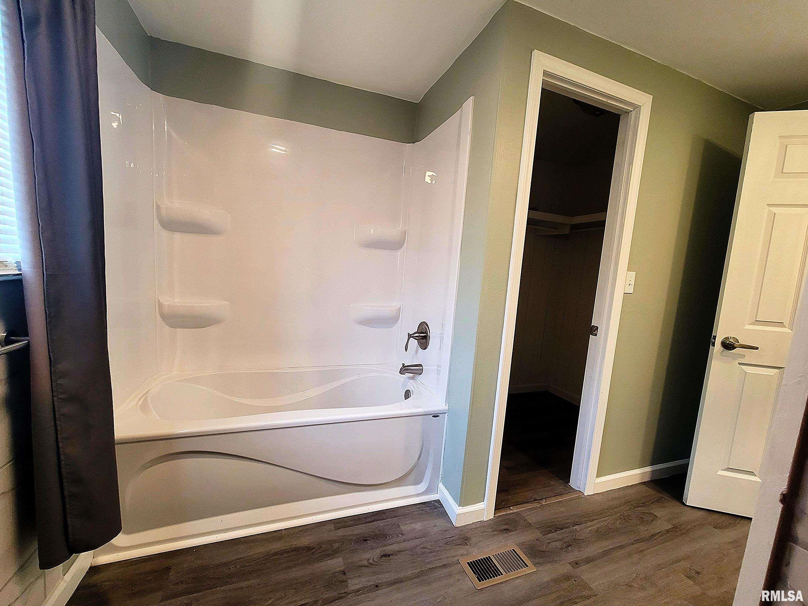 2201 Rancho Boulevard Quincy, IL 62305 - Photo 14 of 17