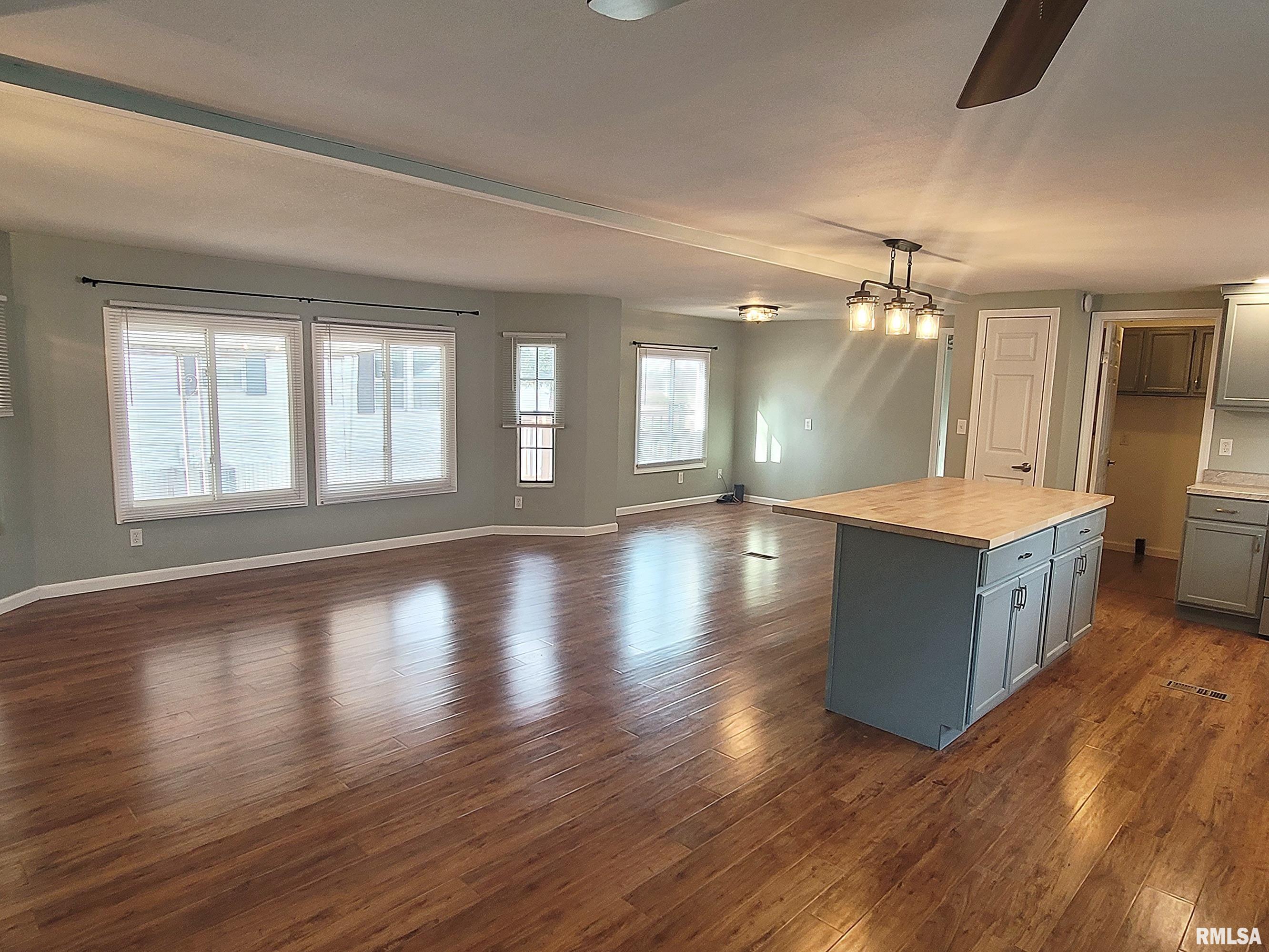 2201 Rancho Boulevard Quincy, IL 62305 - Photo 4 of 17