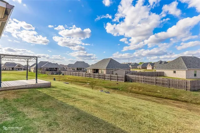 $325,000 | 449 North Lost River Drive, Benton, LA 71006