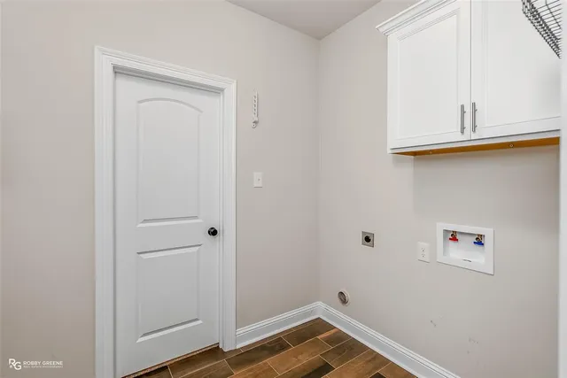 $325,000 | 449 North Lost River Drive, Benton, LA 71006