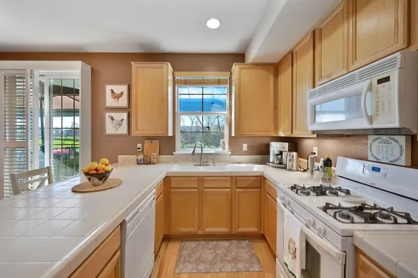 $379,900 | 6550 Hearthstone Circle, Rocklin, CA 95677