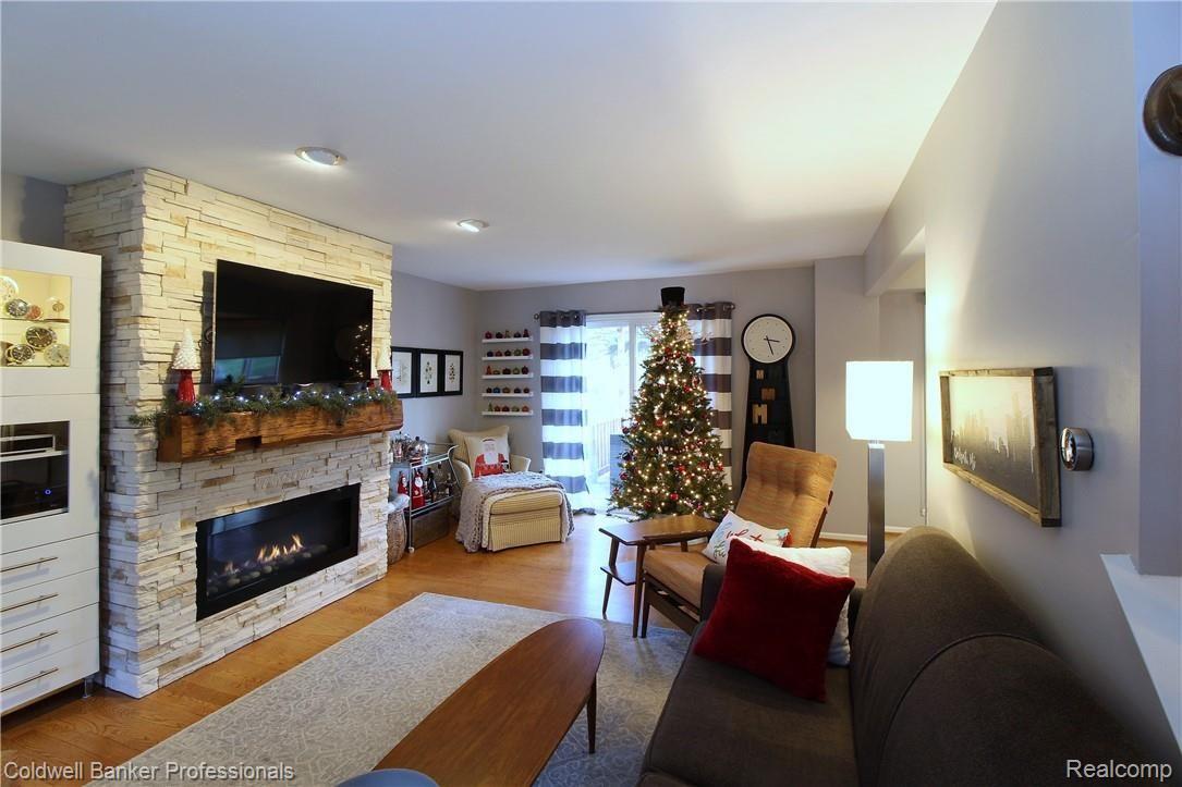 258 Whitney Drive Rochester, MI 48307 - Photo 18 of 22 Whitney (81).jpg