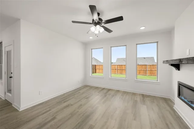 $449,990 | 328 Deer Rdg Drive, Willow Park, TX 76008