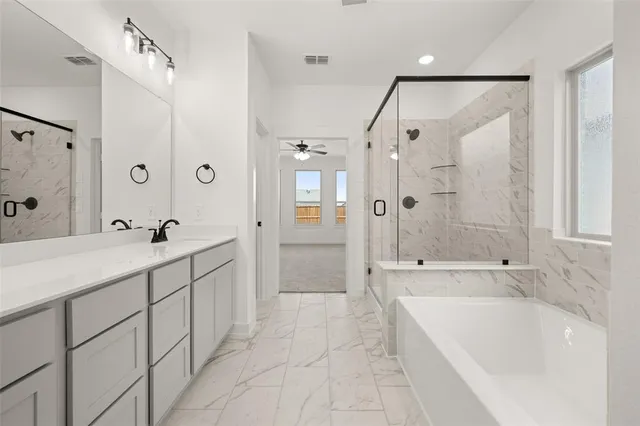 $449,990 | 328 Deer Rdg Drive, Willow Park, TX 76008