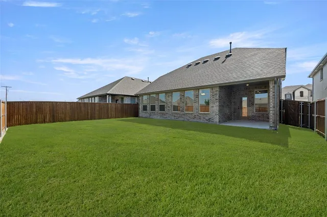 $449,990 | 328 Deer Rdg Drive, Willow Park, TX 76008