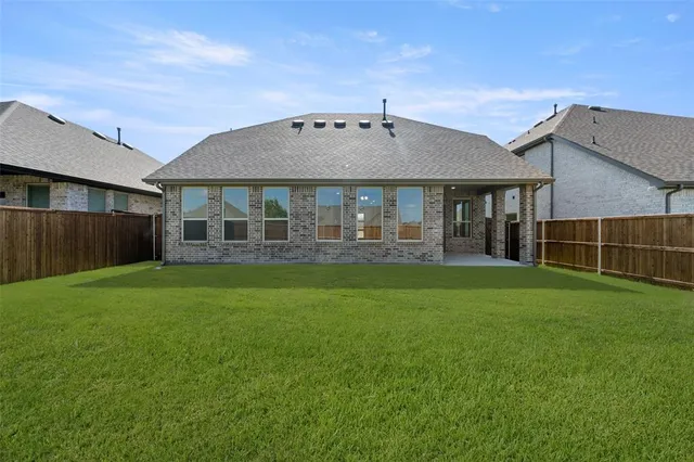 $449,990 | 328 Deer Rdg Drive, Willow Park, TX 76008