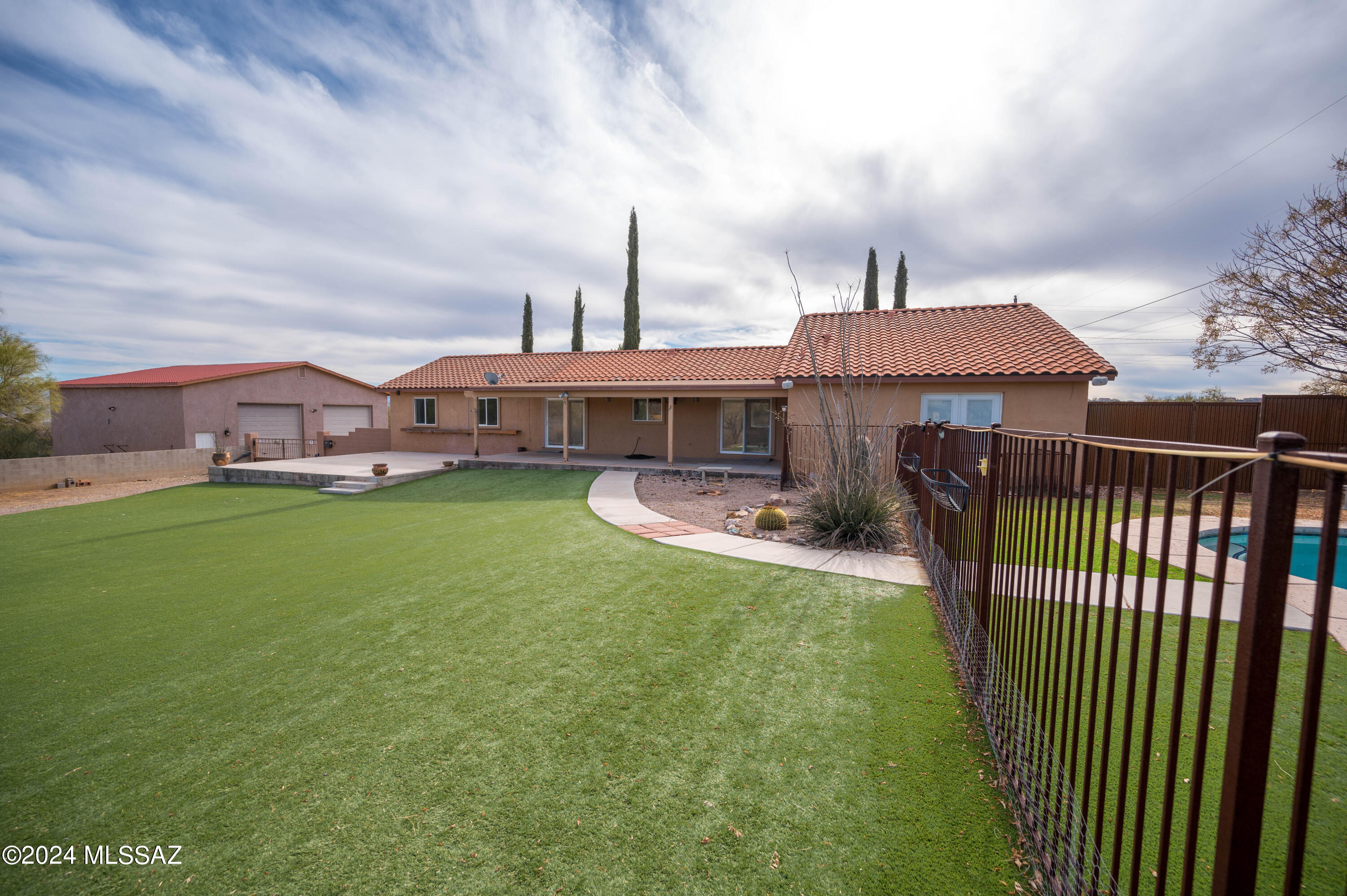 1043 Circulo Aventura Rio Rico, AZ 85648 - Photo 2 of 49