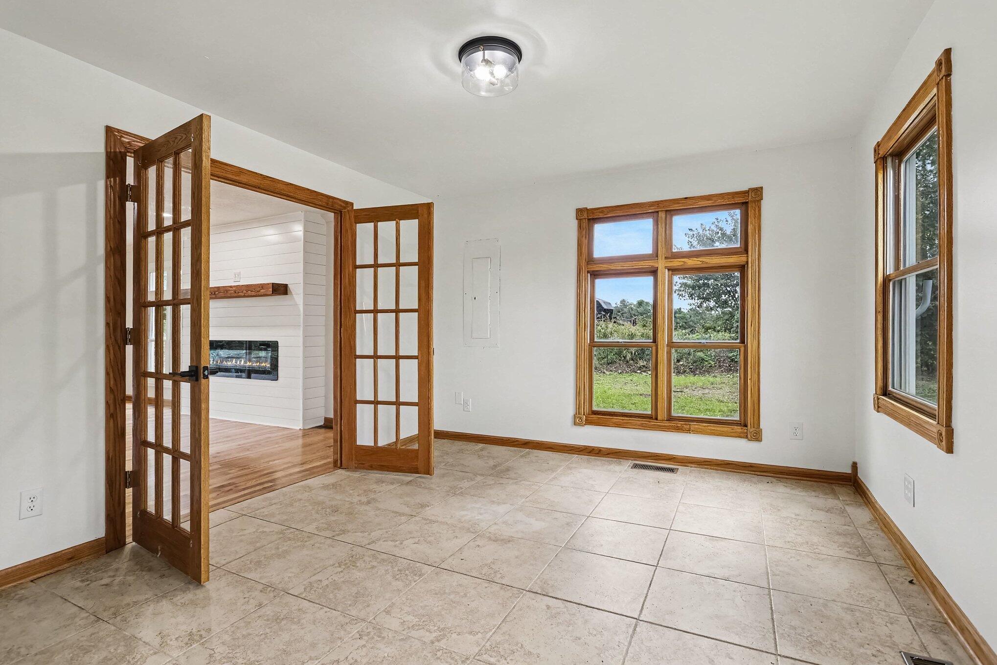 2415 Burton Road Niles, MI 49120 - Photo 9 of 36 009_file_8924