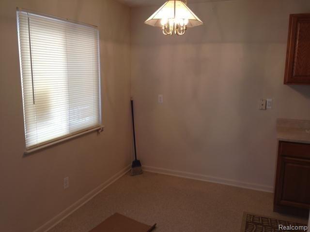 13705 Toepfer Road Warren, MI 48089 - Photo 11 of 13 IMG_4590.jpg