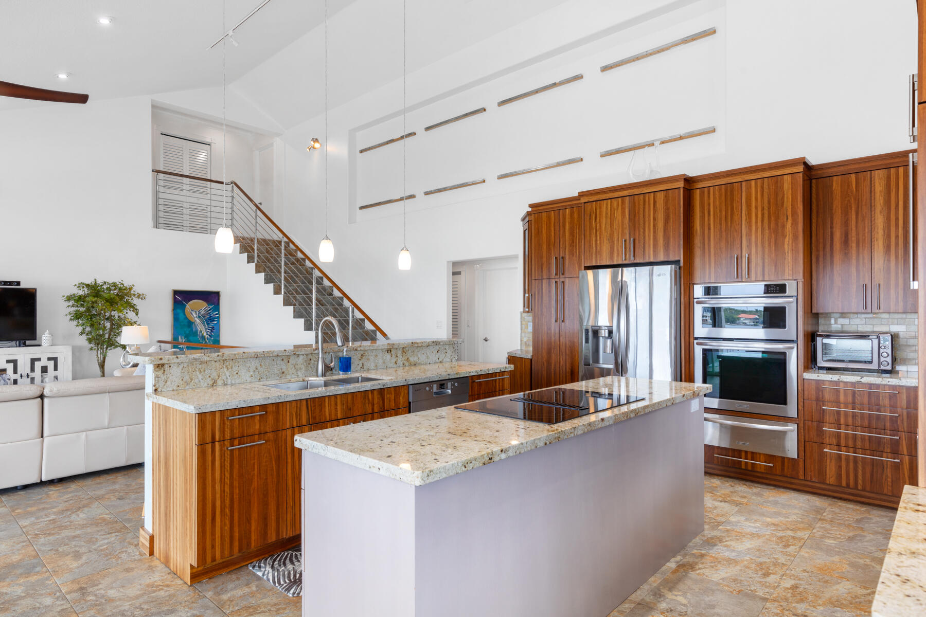 21 Mutiny Place Key Largo, FL 33037 - Photo 35 of 57 Light colored granite island and bar