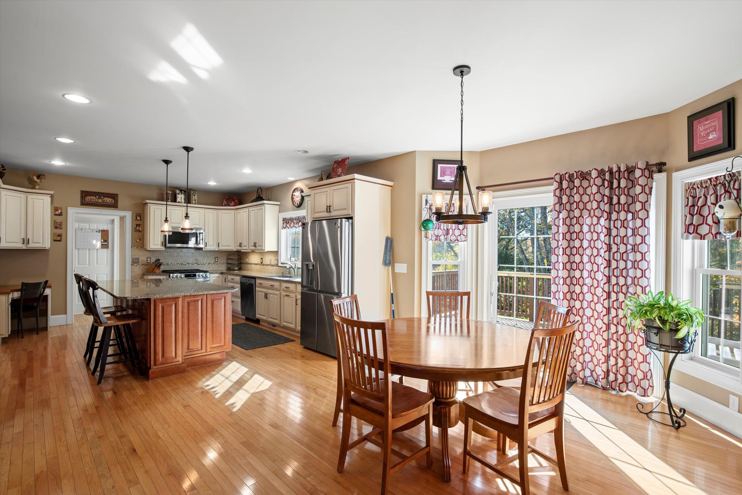 10 Seavey Pasture Road Stratham, NH 03885 - Photo 16 of 40