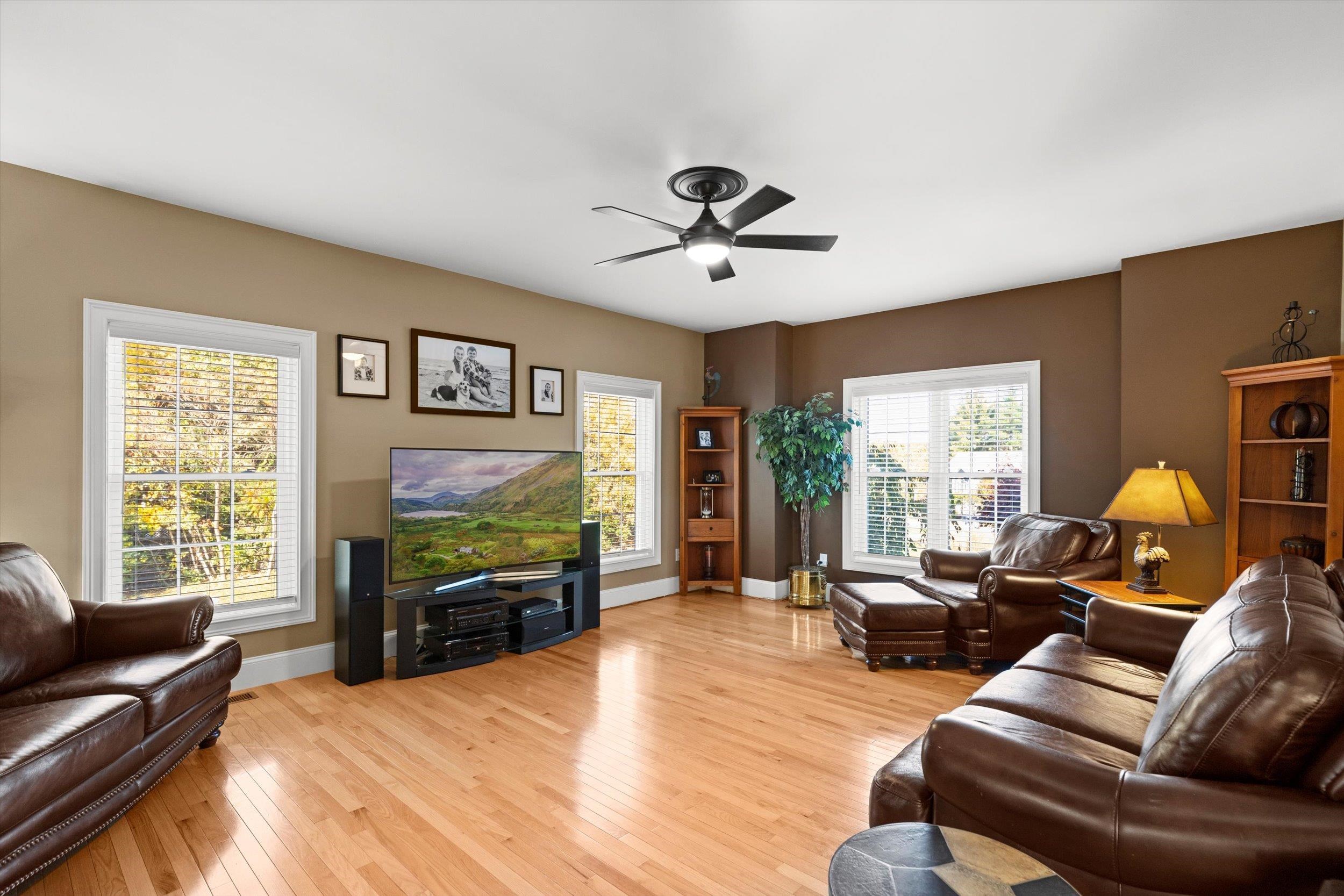 10 Seavey Pasture Road Stratham, NH 03885 - Photo 18 of 40
