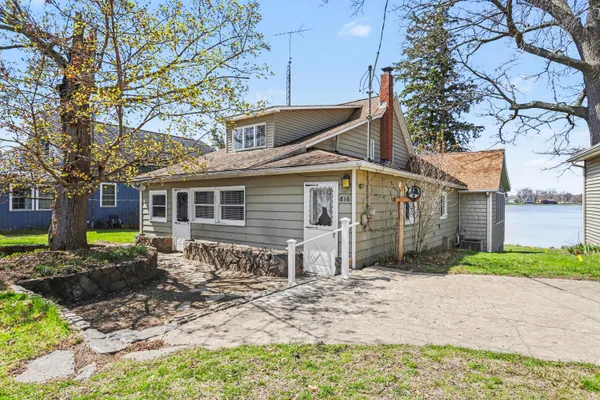 $399,900 | 816 South Werners Landing Drive, Bronson, MI 49028
