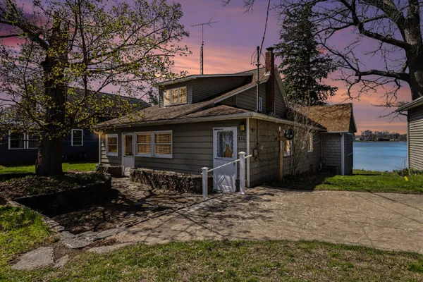 $399,900 | 816 South Werners Landing Drive, Bronson, MI 49028