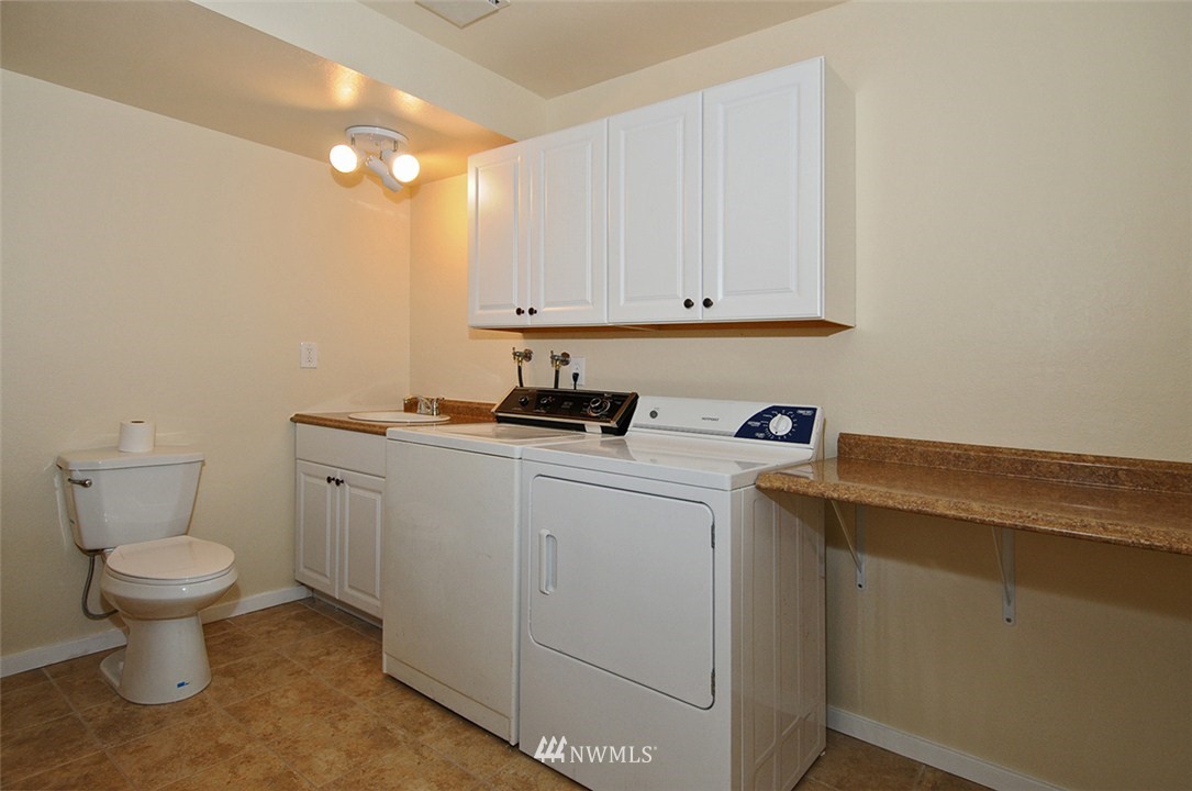 1808 225th Street Southeast Bothell, WA 98021 - Photo 11 of 15