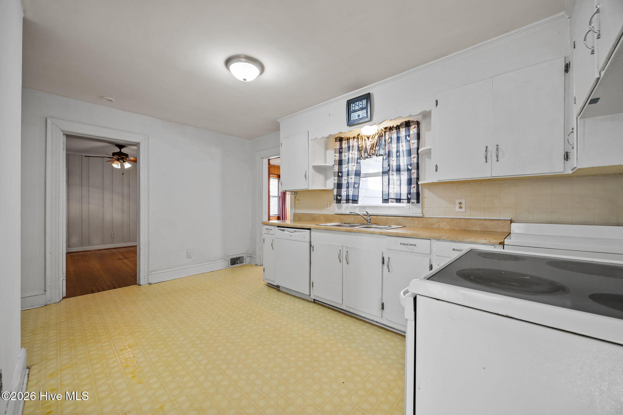 333 Fifth Street Ayden, NC 28513 - Photo 9 of 44 32-web-or-mls-IMG_0024