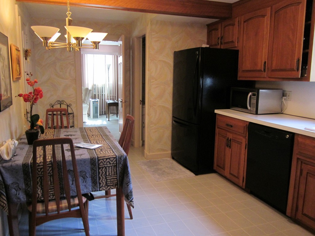190 Gillette Avenue Springfield, MA 01118 - Photo 5 of 19