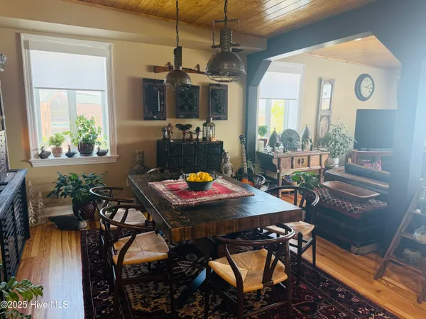 $949,000 | 301-302 South Water Street, Elizabeth City, NC 27909