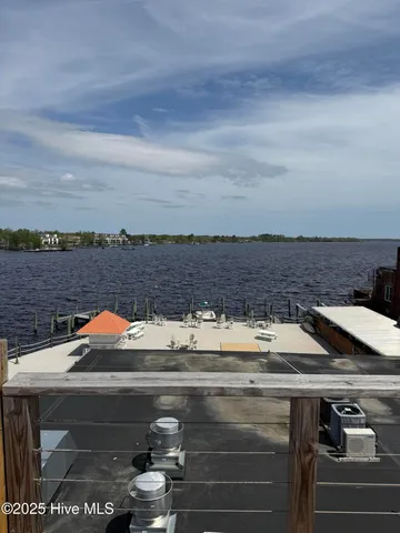 $949,000 | 301-302 South Water Street, Elizabeth City, NC 27909