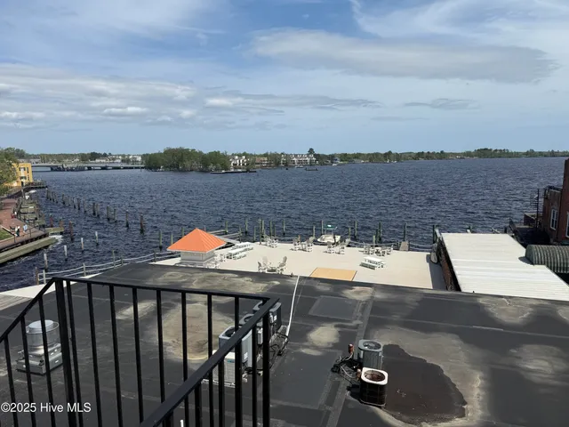 $949,000 | 301-302 South Water Street, Elizabeth City, NC 27909