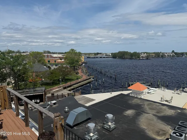 $949,000 | 301-302 South Water Street, Elizabeth City, NC 27909