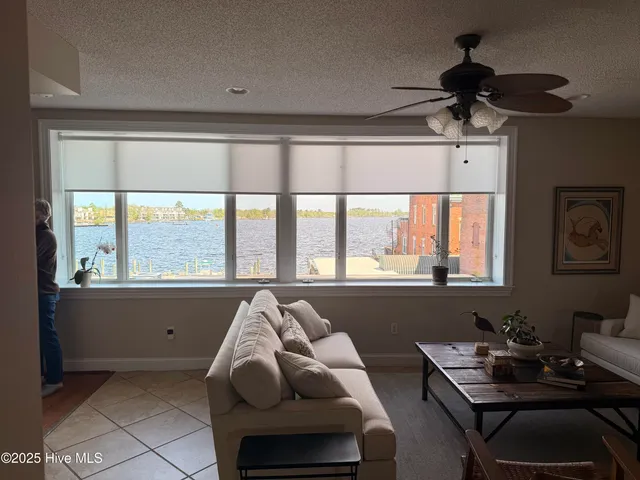 $949,000 | 301-302 South Water Street, Elizabeth City, NC 27909