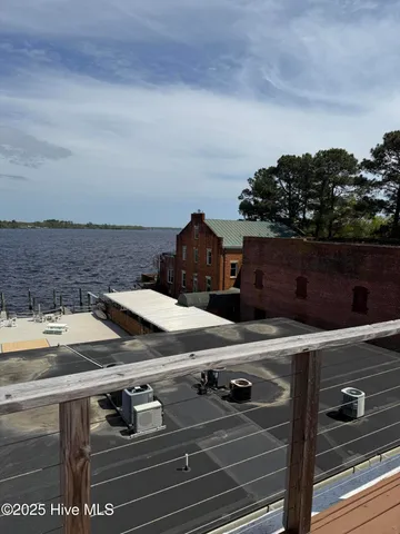 $949,000 | 301-302 South Water Street, Elizabeth City, NC 27909