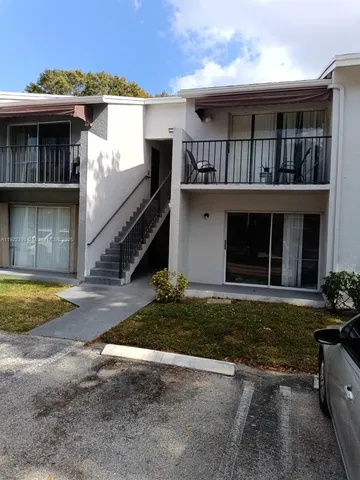 $1,850 | 1200 Lake Victoria Drive, Unit K, West Palm Beach, FL 33411