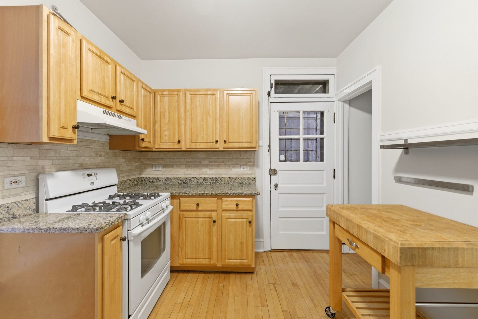 528 Sheridan Road, Unit 2A Evanston, IL 60202 - Photo 8 of 14