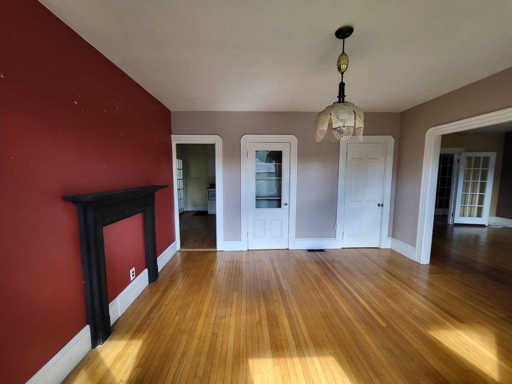 36 Bay State Road Reading, MA 01867 - Photo 4 of 9 Gallery Image 4