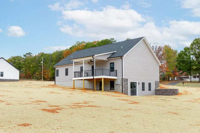 a view of a room with an empty space