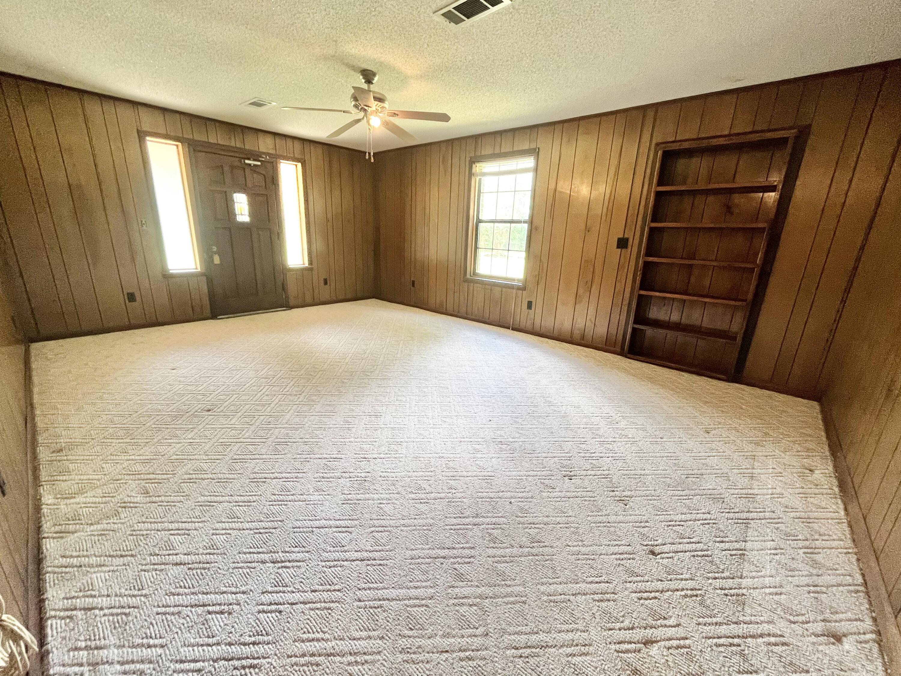 4825 Griffith Road Holt, FL 32564 - Photo 11 of 25 Living Room
