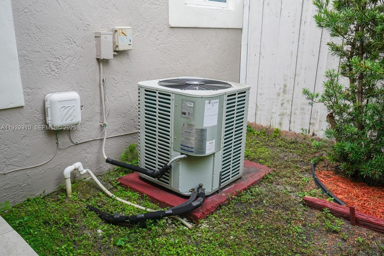 19907 Northwest 67th Court Hialeah, FL 33015 - Photo 53 of 53