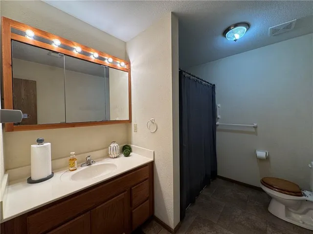 $183,000 | 18342 East US Highway 24, Independence, MO 64056