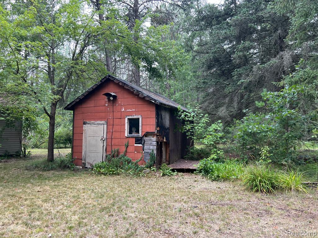 2001 Fornier Road Gladwin, MI 48624 - Photo 19 of 26