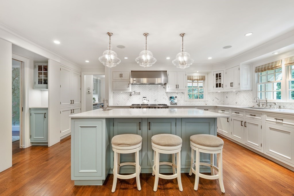 102 Old Colony Road Wellesley, MA 02481 - Photo 12 of 28