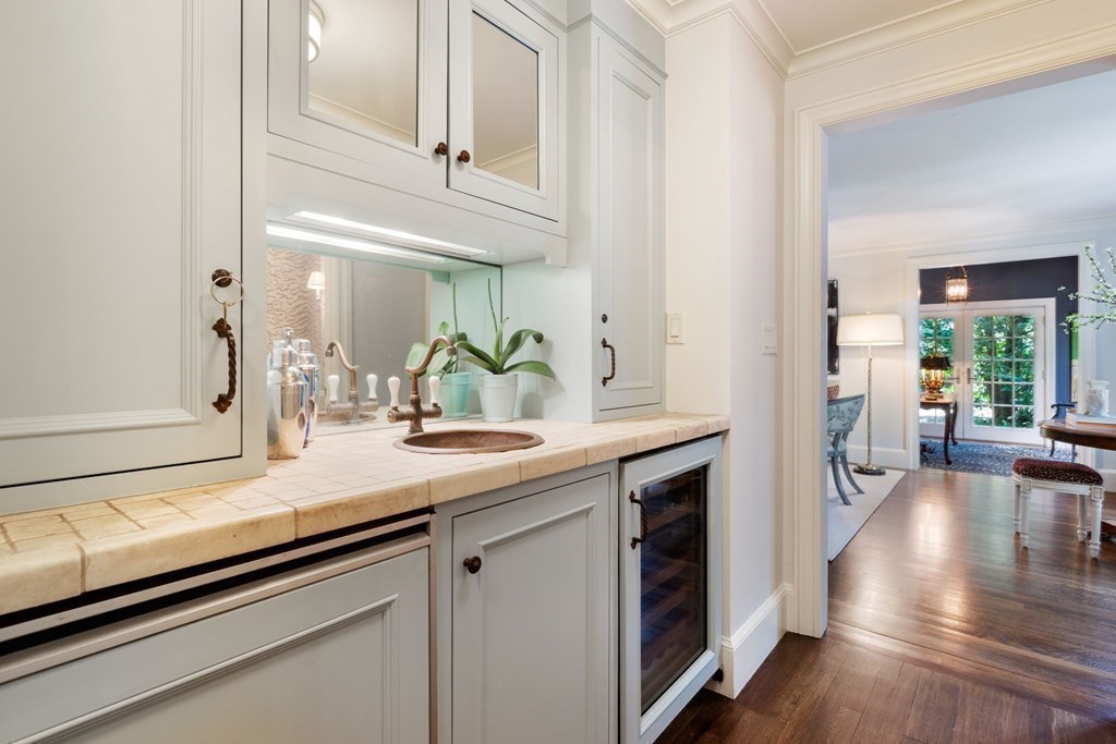 102 Old Colony Road Wellesley, MA 02481 - Photo 14 of 28
