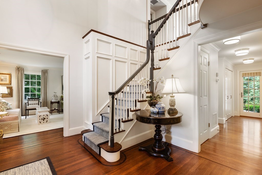 102 Old Colony Road Wellesley, MA 02481 - Photo 3 of 28