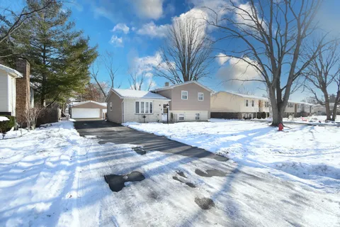 $275,000 | 38169 North Shore Avenue, Beach Park, IL 60087