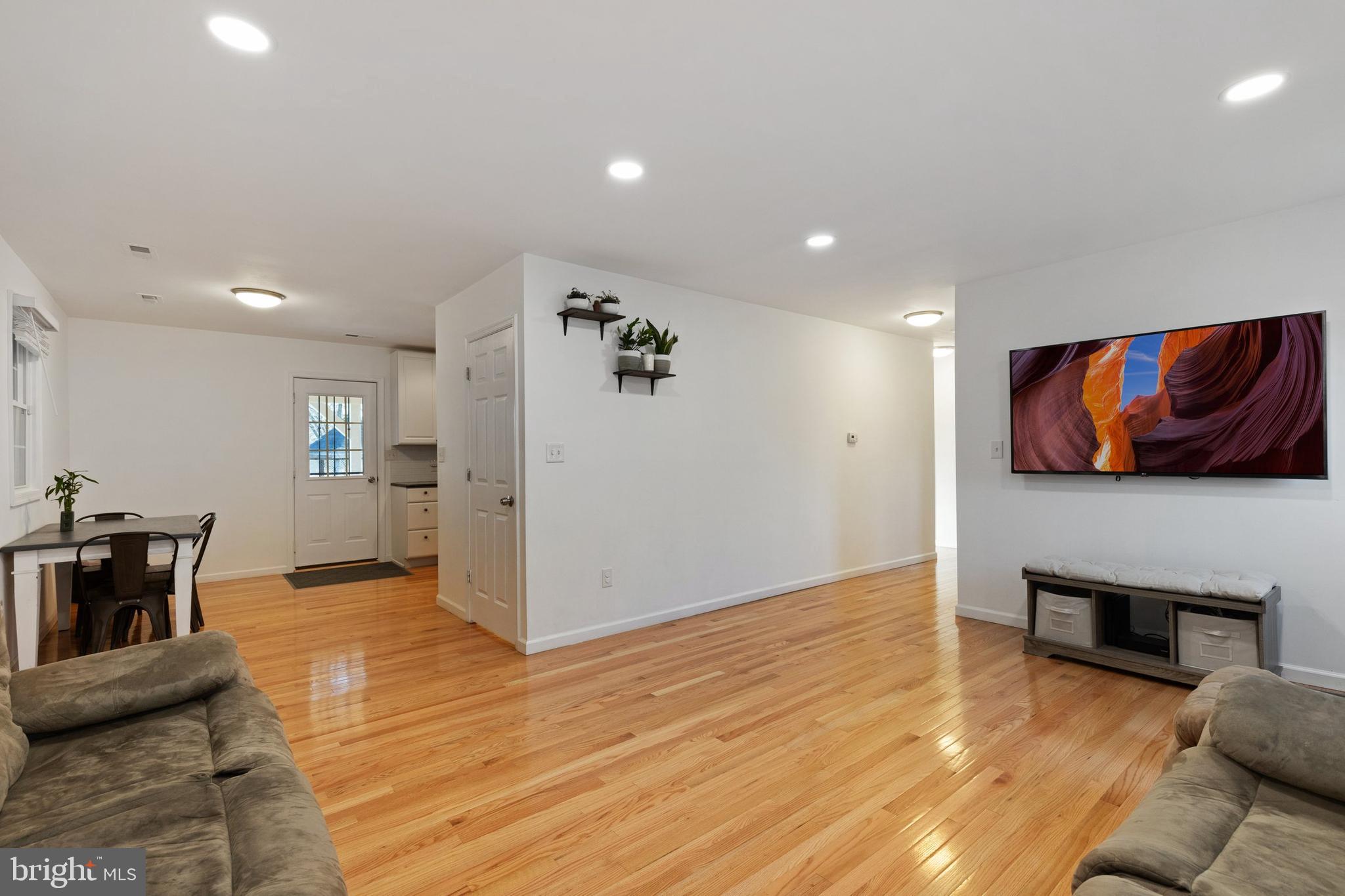 8409 Leaf Road Alexandria, VA 22309 - Photo 6 of 36 Gallery Image 6